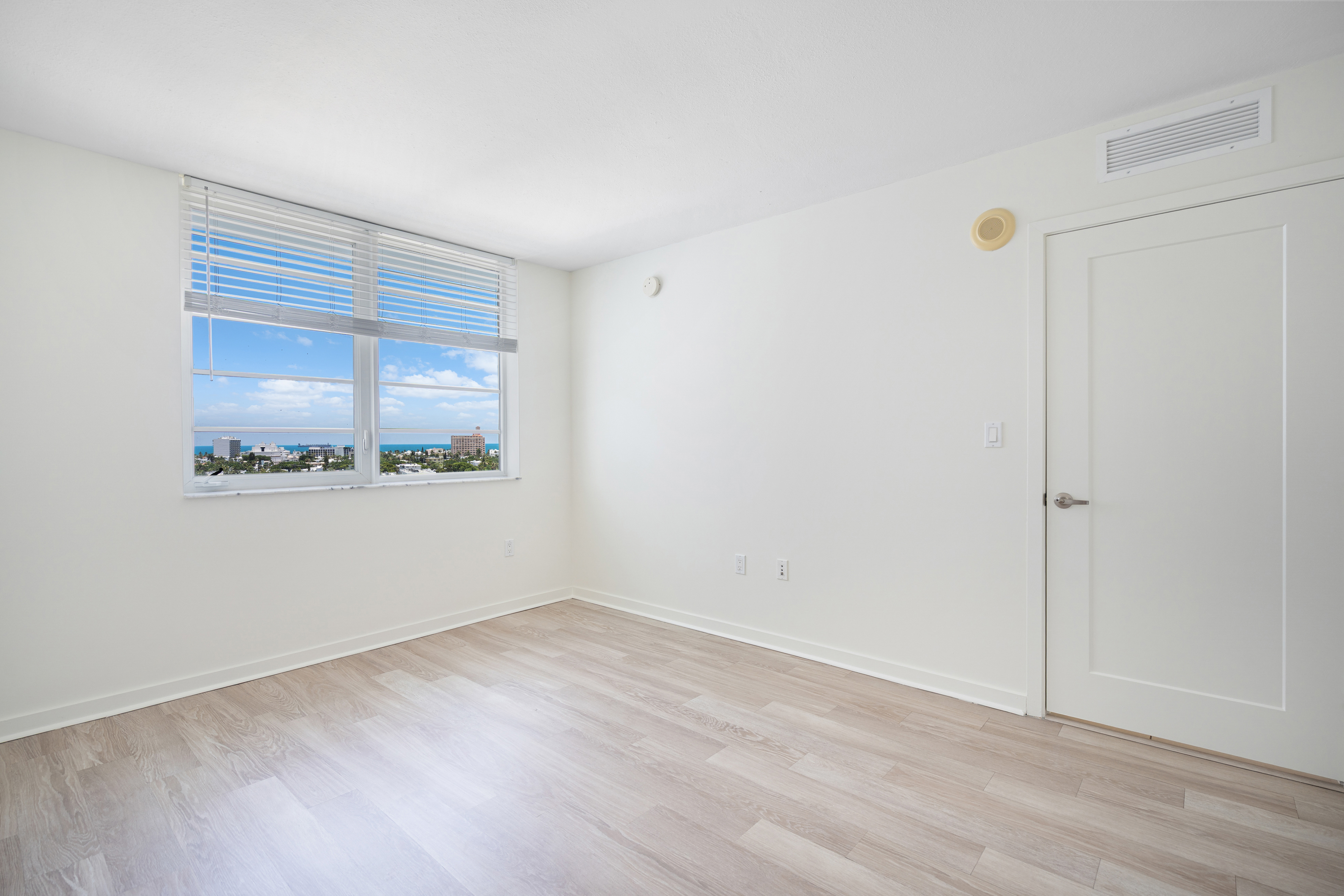 Southgate Towers - Miami, FL - Bedroom