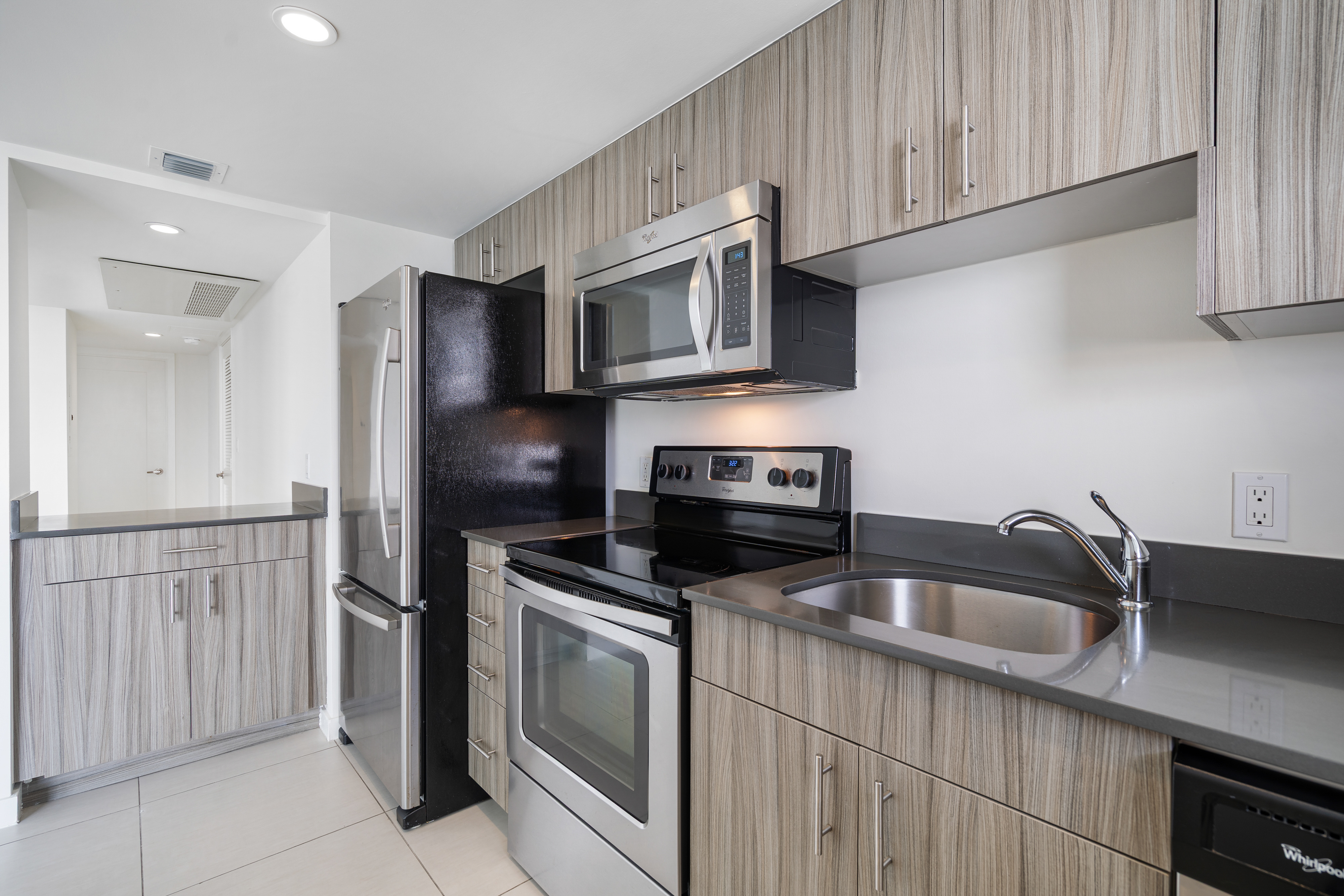 Southgate Towers - Miami, FL - Kitchen