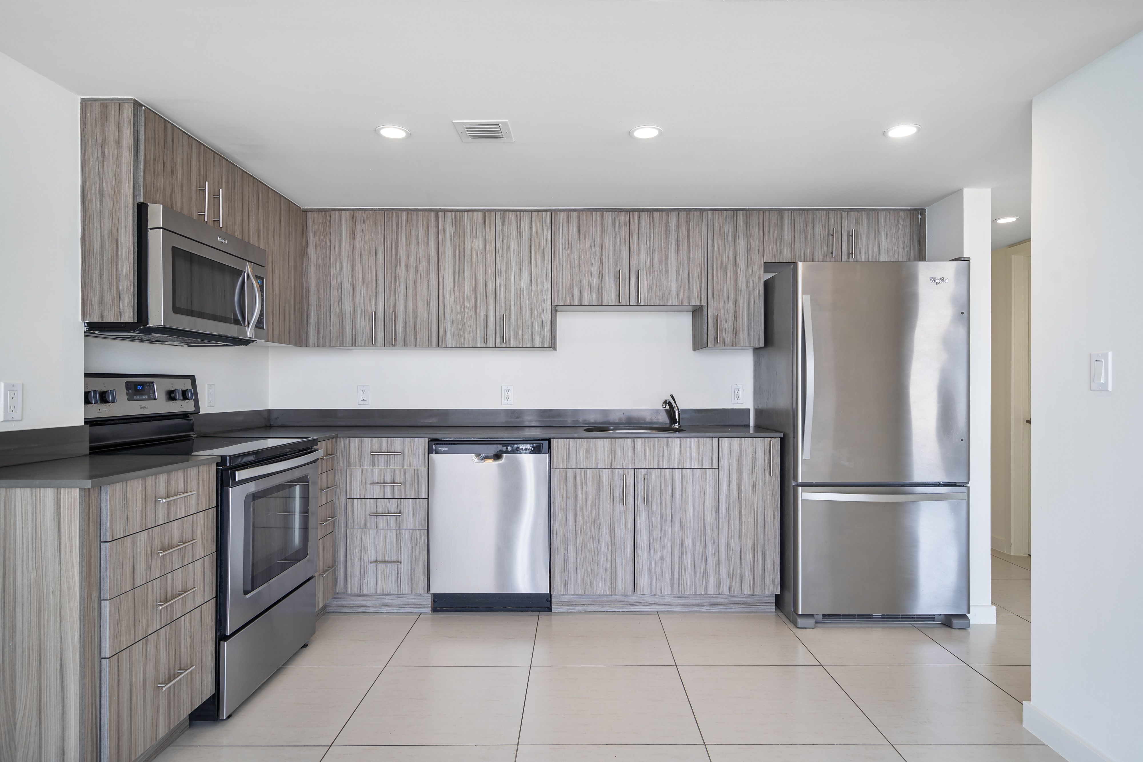 Southgate Towers - Miami, FL - Kitchen