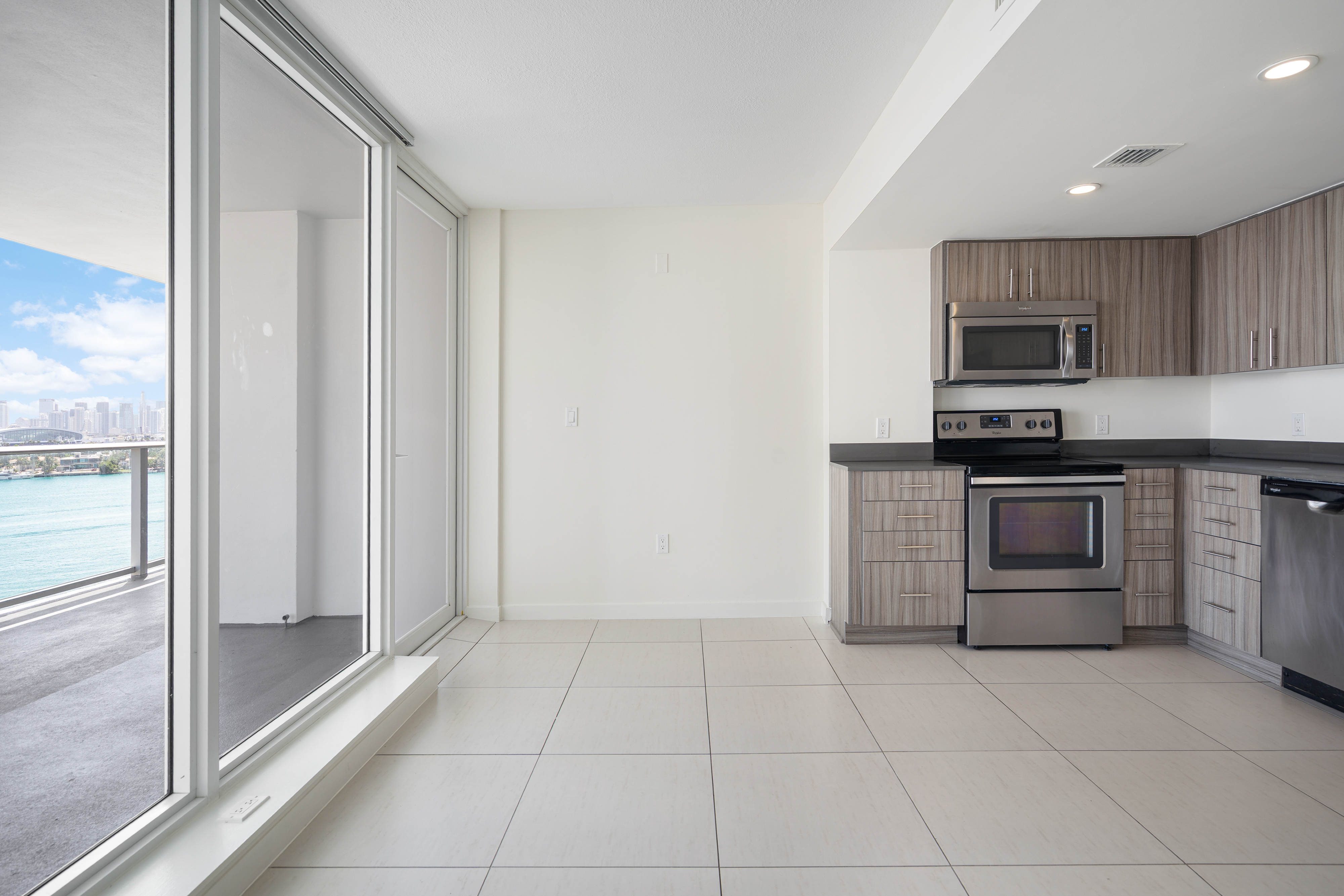 Southgate Towers - Miami, FL - Dining Room
